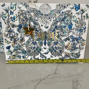 RARE DIOR HOLIDAY GIFT SHOPPING BAG WITH RIBBON AND GOLD STAR 16.5x12x5 …
